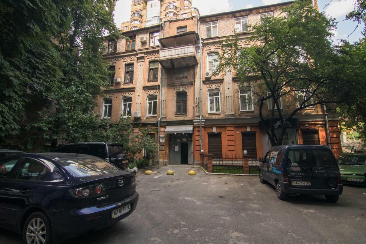 Lux Apartment Near Arena City Киев Экстерьер фото